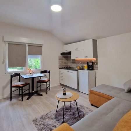 App & Beauty Loza Apartment Zambratija  Exterior photo