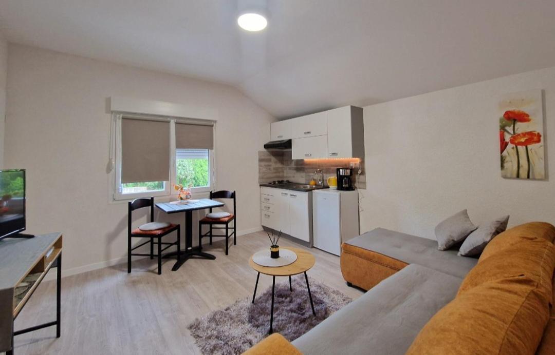 App & Beauty Loza Apartment Zambratija  Exterior photo